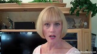 Минет с возбужденной зрелой дамой в видео от первого лица - порно видео