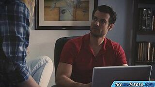 роман с милой блондинкой - порно видео