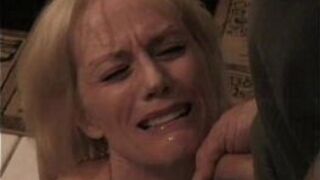 Бабушка сосет молодой член - порно видео